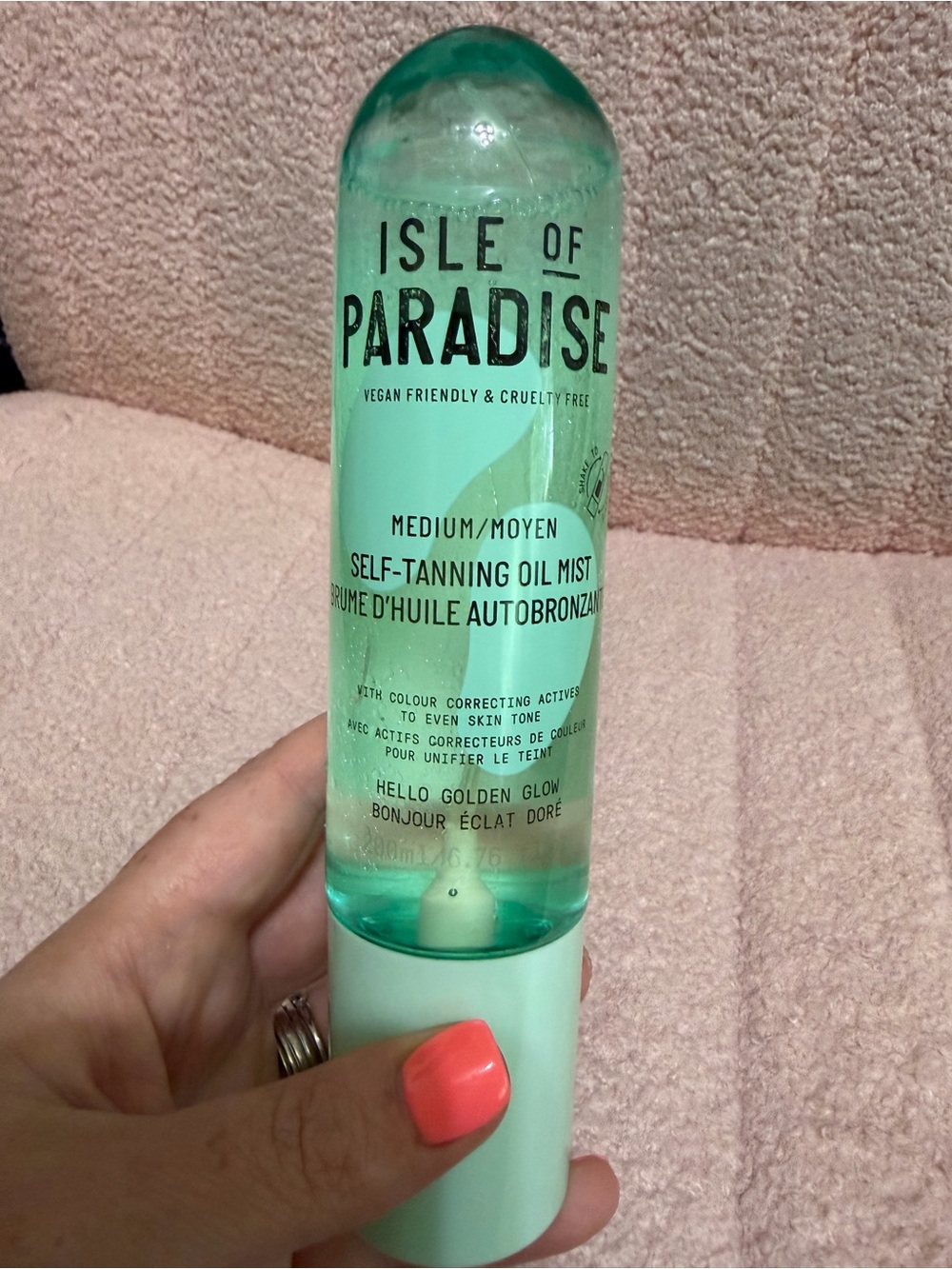Isle of Paradise Mint Green Self-Tanning Oil Mist Bottle